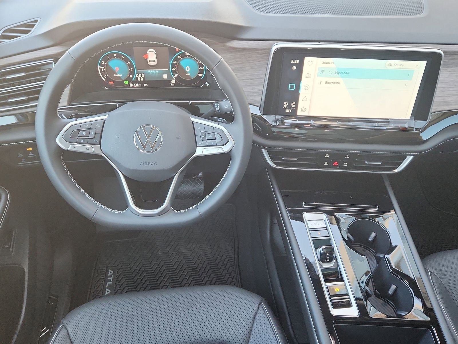 New 2025 Volkswagen Atlas SEL image 12