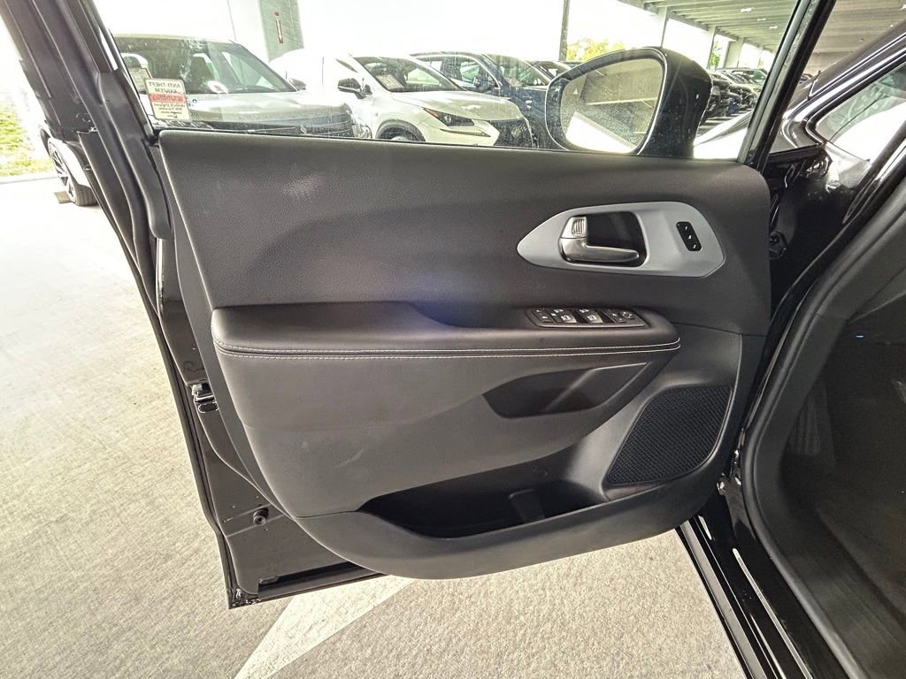 New 2026 Chrysler Pacifica Limited w/ S Appearance Package image 40