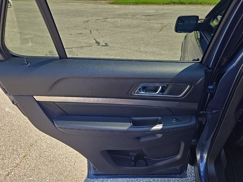 Used 2019 Ford Explorer XLT FWD image 18