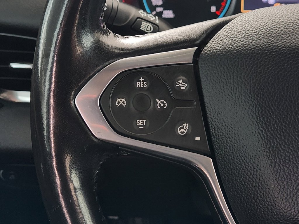 Used 2021 Chevrolet Traverse RS w/ LPO, Floor Liner Package FWD image 38