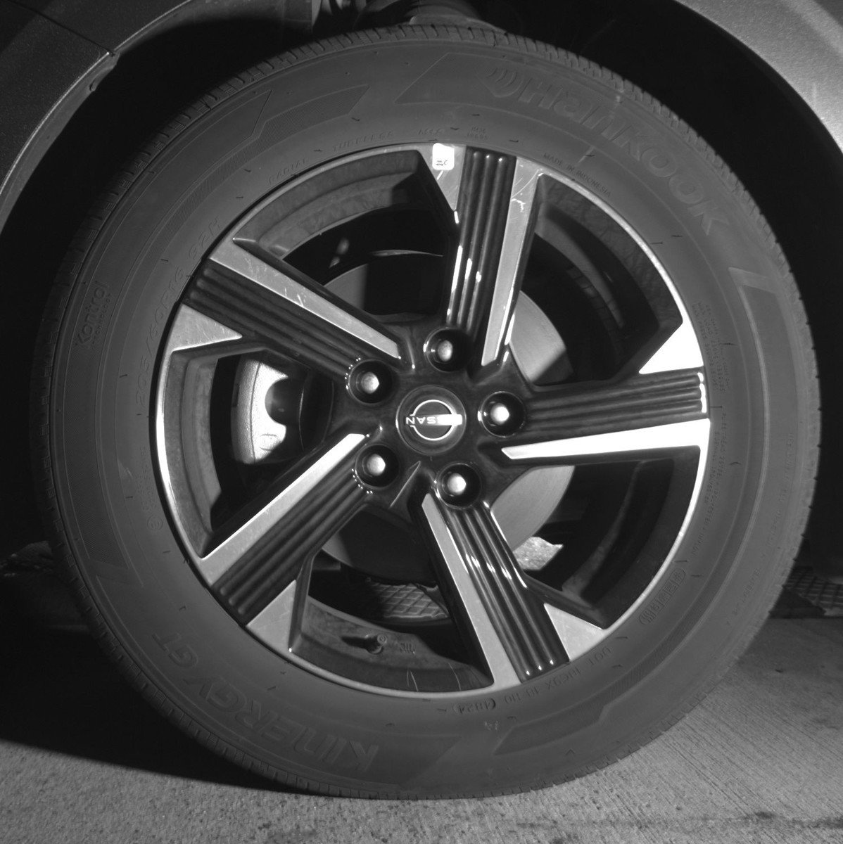 Used 2025 Nissan Sentra SV FWD image 12