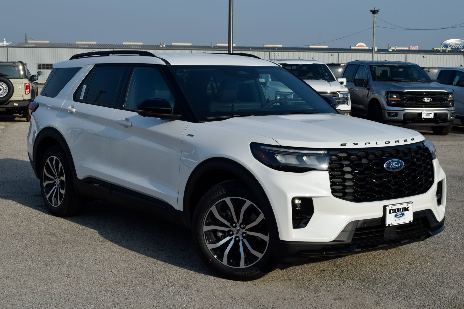 New 2026 Ford Explorer ST-Line image 3