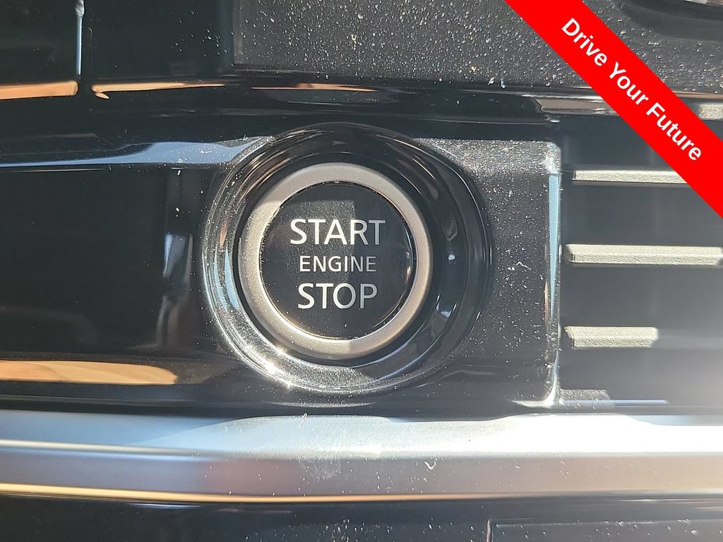 Used 2024 Nissan Pathfinder Platinum w/ Cargo Package FWD image 10