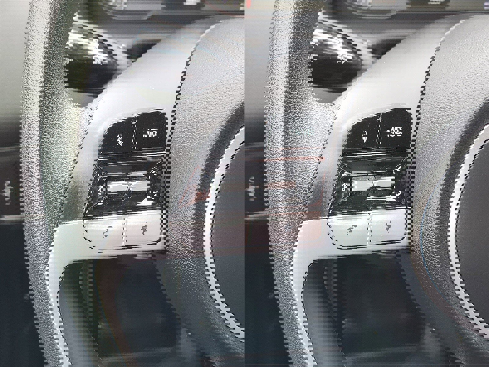 Used 2024 Hyundai Santa Cruz SE image 36