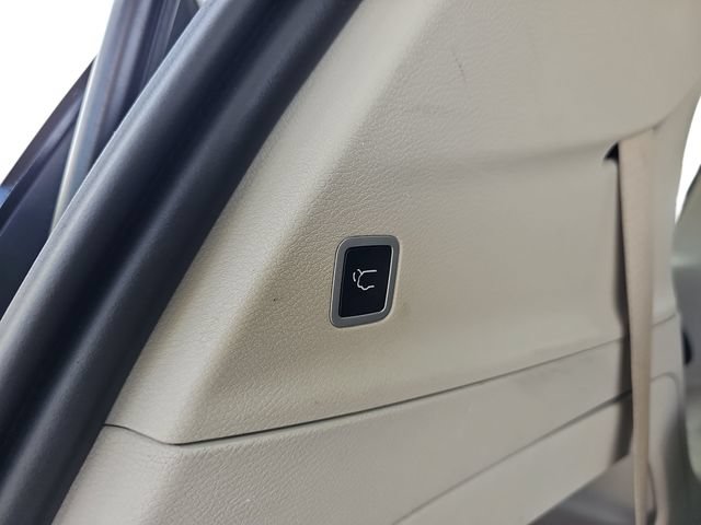Used 2024 Chrysler Pacifica Touring-L FWD image 28