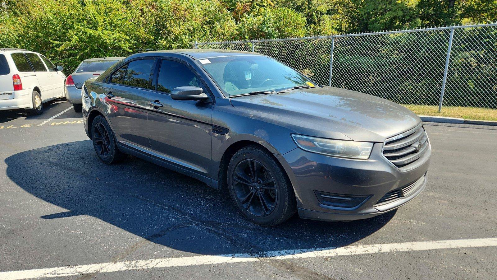 Used 2015 Ford Taurus SEL w/ Equipment Group 201A FWD image 2