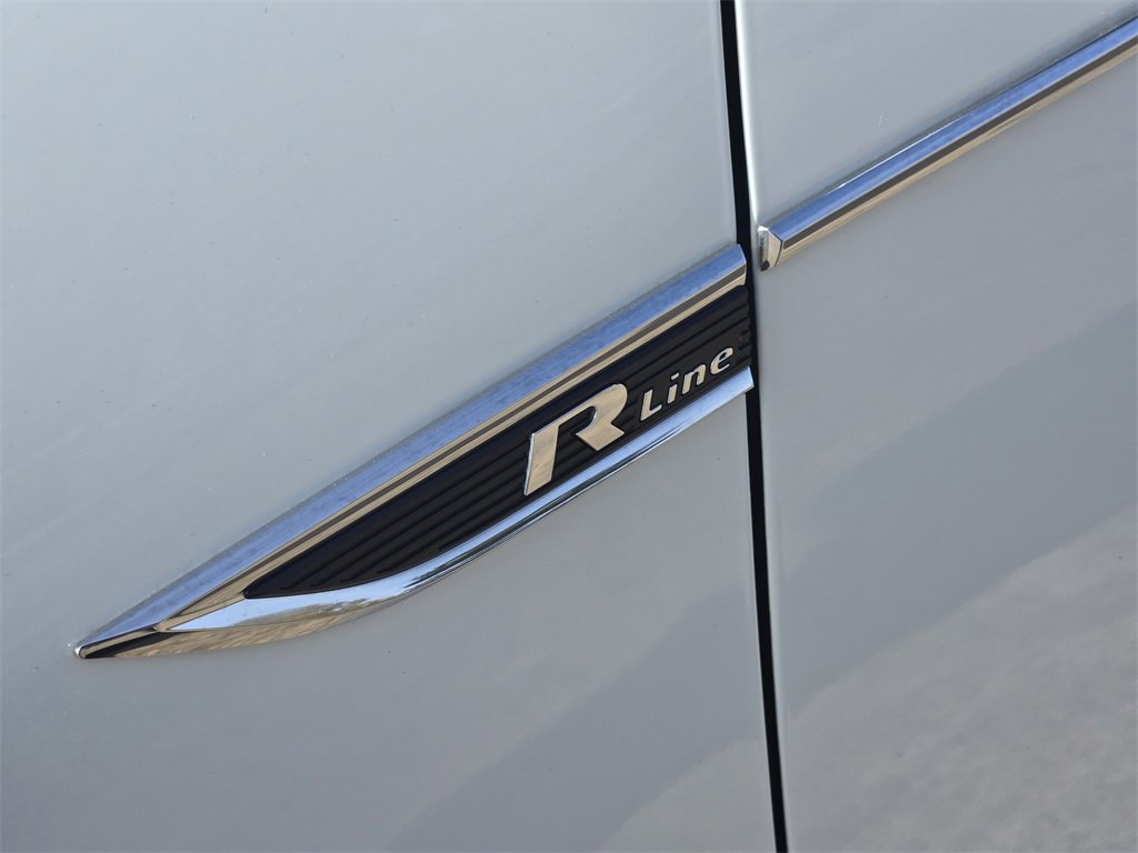 Used 2021 Volkswagen Passat 2.0T R-Line image 12