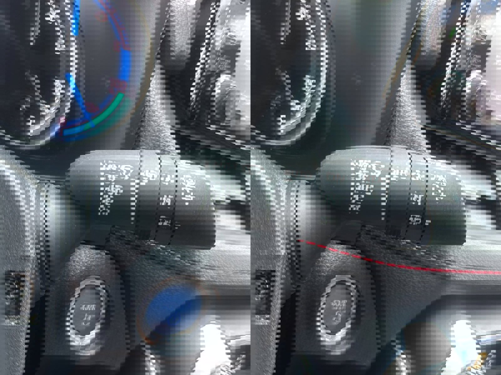 Used 2022 Toyota RAV4 SE w/ Weather & Moonroof Package image 29