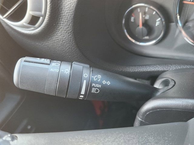 Used 2015 Jeep Wrangler Unlimited Rubicon image 23