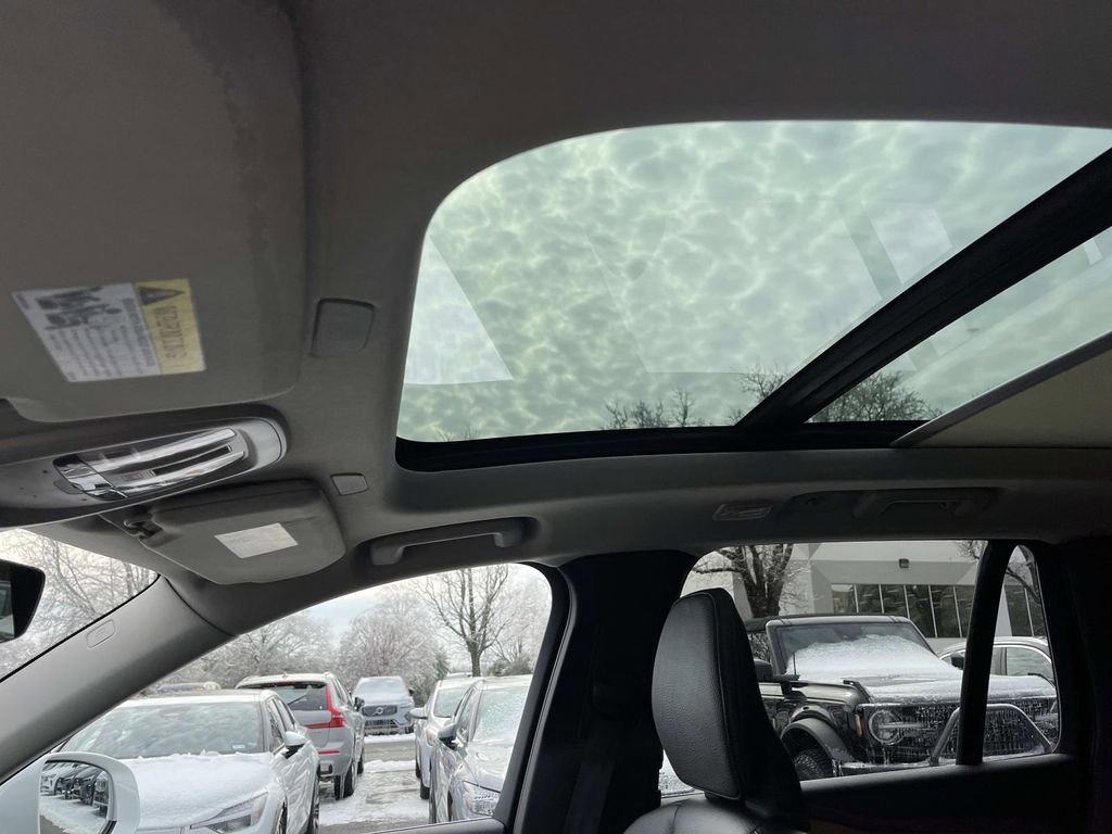 Used 2023 Volvo XC90 B6 Plus w/ Protection Package image 31