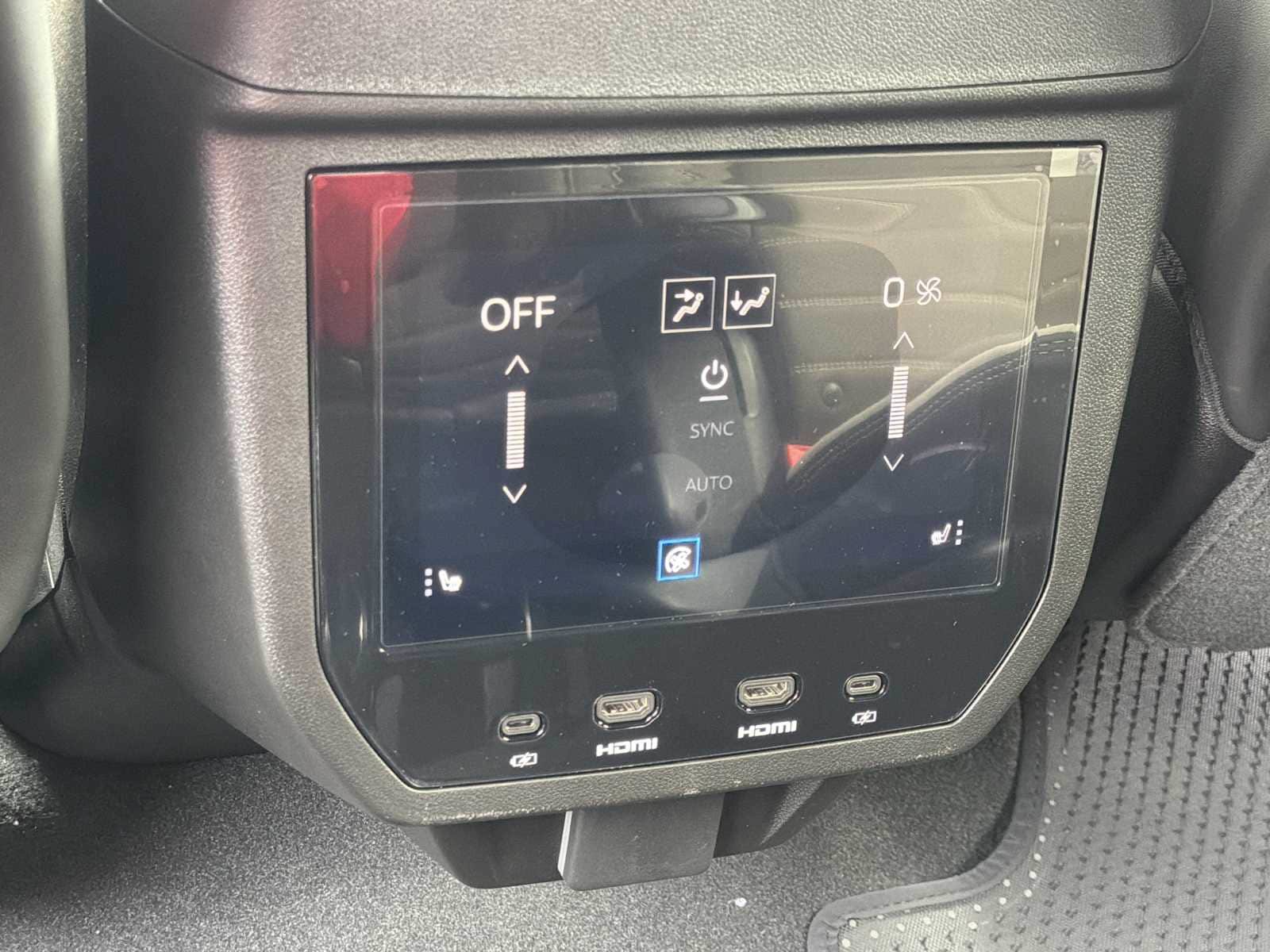 New 2026 GMC Yukon Denali Ultimate AWD/4WD image 22