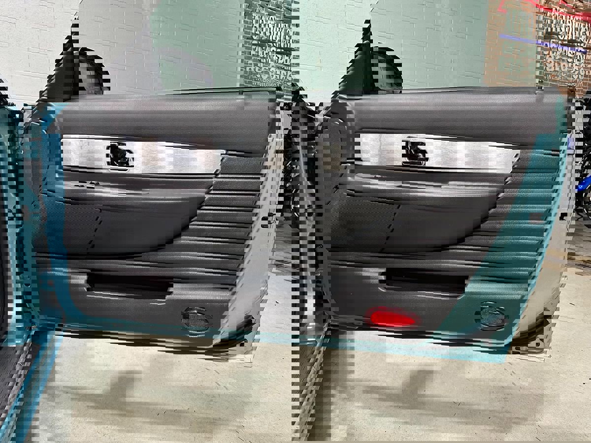 Used 2002 Ford Thunderbird image 12