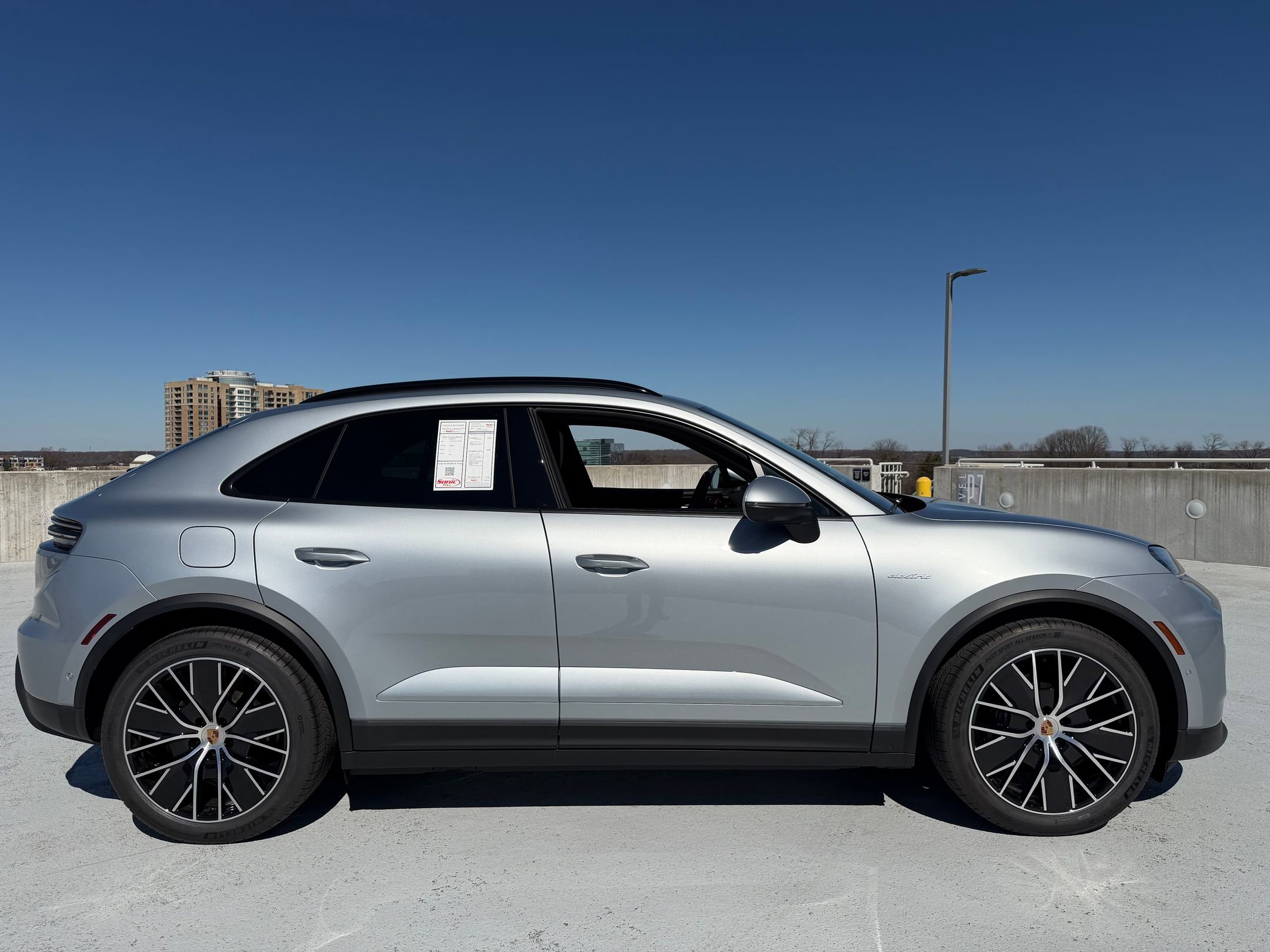New 2026 Porsche Macan 4 Electric AWD/4WD image 8