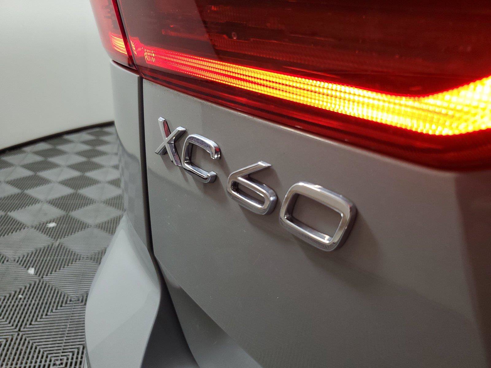 Certified 2026 Volvo XC60 B5 Core AWD/4WD image 8