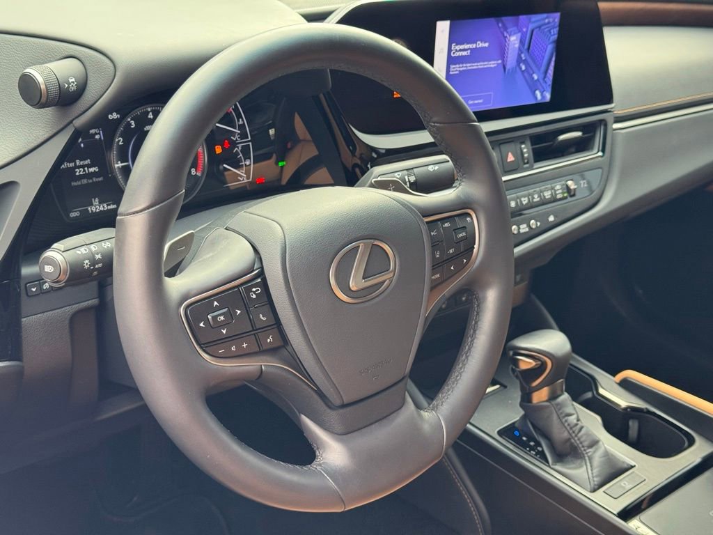 Certified 2024 Lexus ES 350 w/ Premium Package image 17