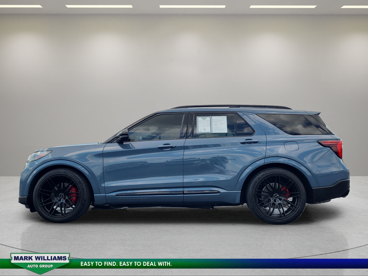 Used 2025 Ford Explorer ST AWD/4WD image 7
