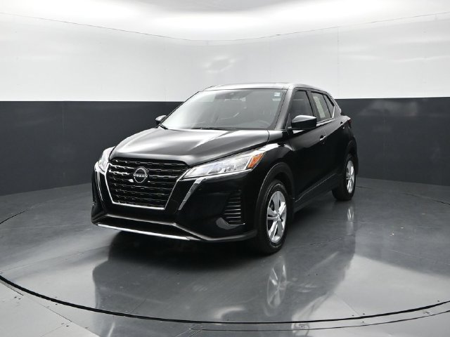 Certified 2025 Nissan Kicks Play S FWD image 4