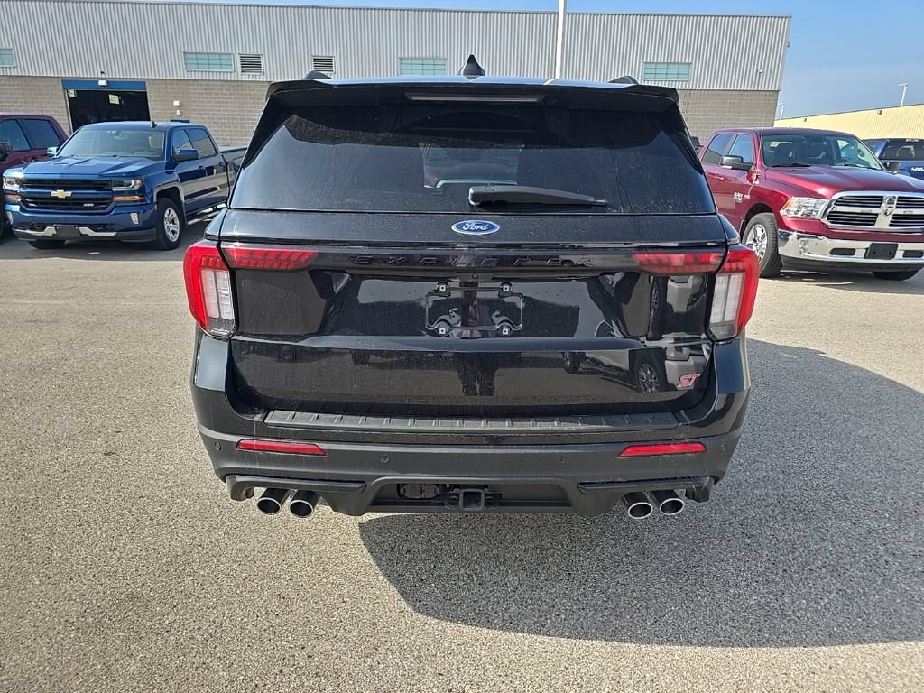 Used 2025 Ford Explorer ST AWD/4WD image 5