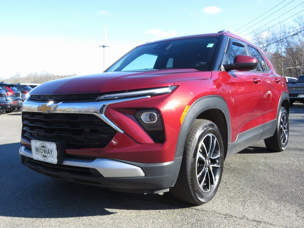 Used 2024 Chevrolet TrailBlazer LT w/ Driver Confidence Package image 2
