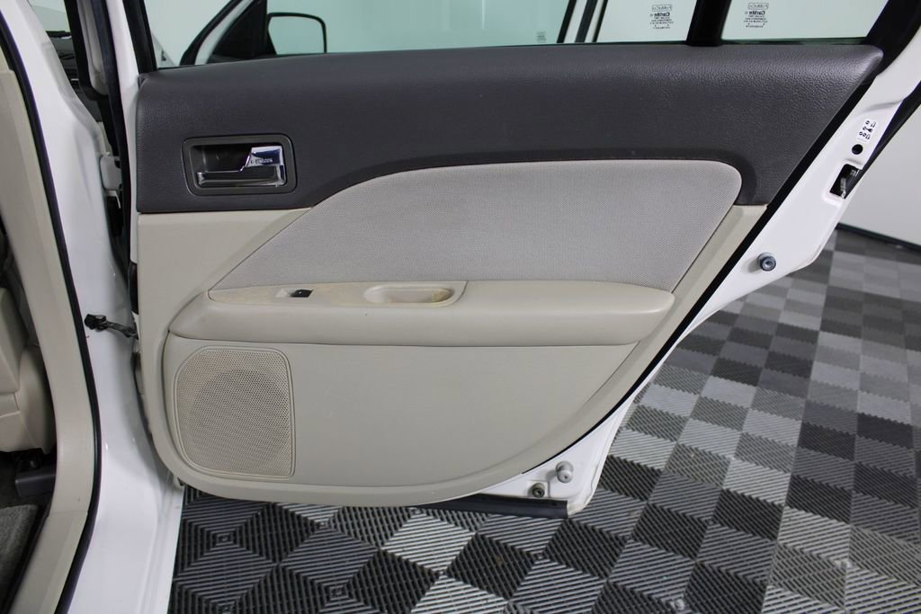 Used 2010 Ford Fusion SE image 21