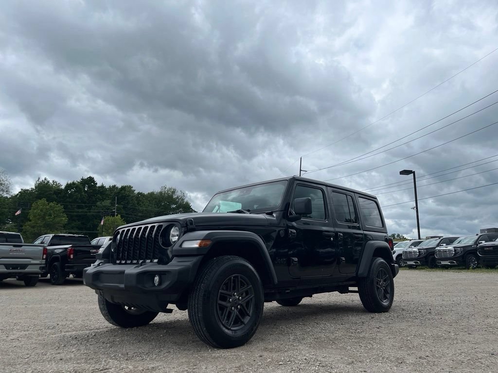 Used 2024 Jeep Wrangler Unlimited Sport AWD/4WD image 2