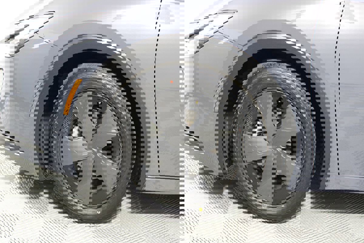 Used 2024 Toyota Prius LE image 28