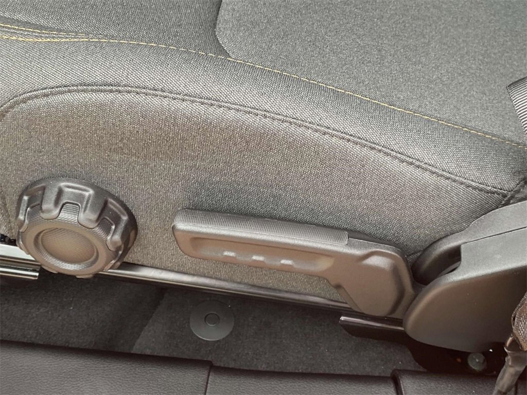 New 2025 Jeep Gladiator Sport image 15