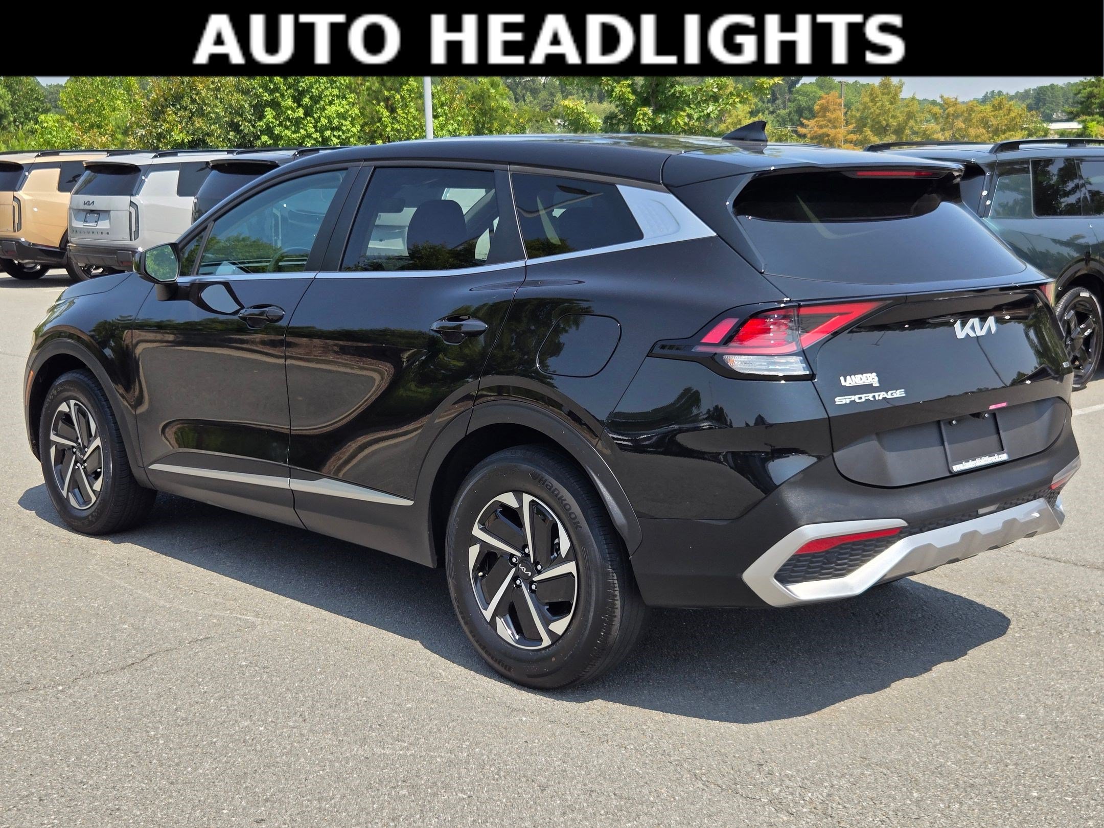 Used 2025 Kia Sportage LX FWD image 5
