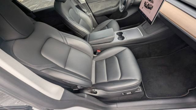Used 2023 Tesla Model Y Long Range image 18
