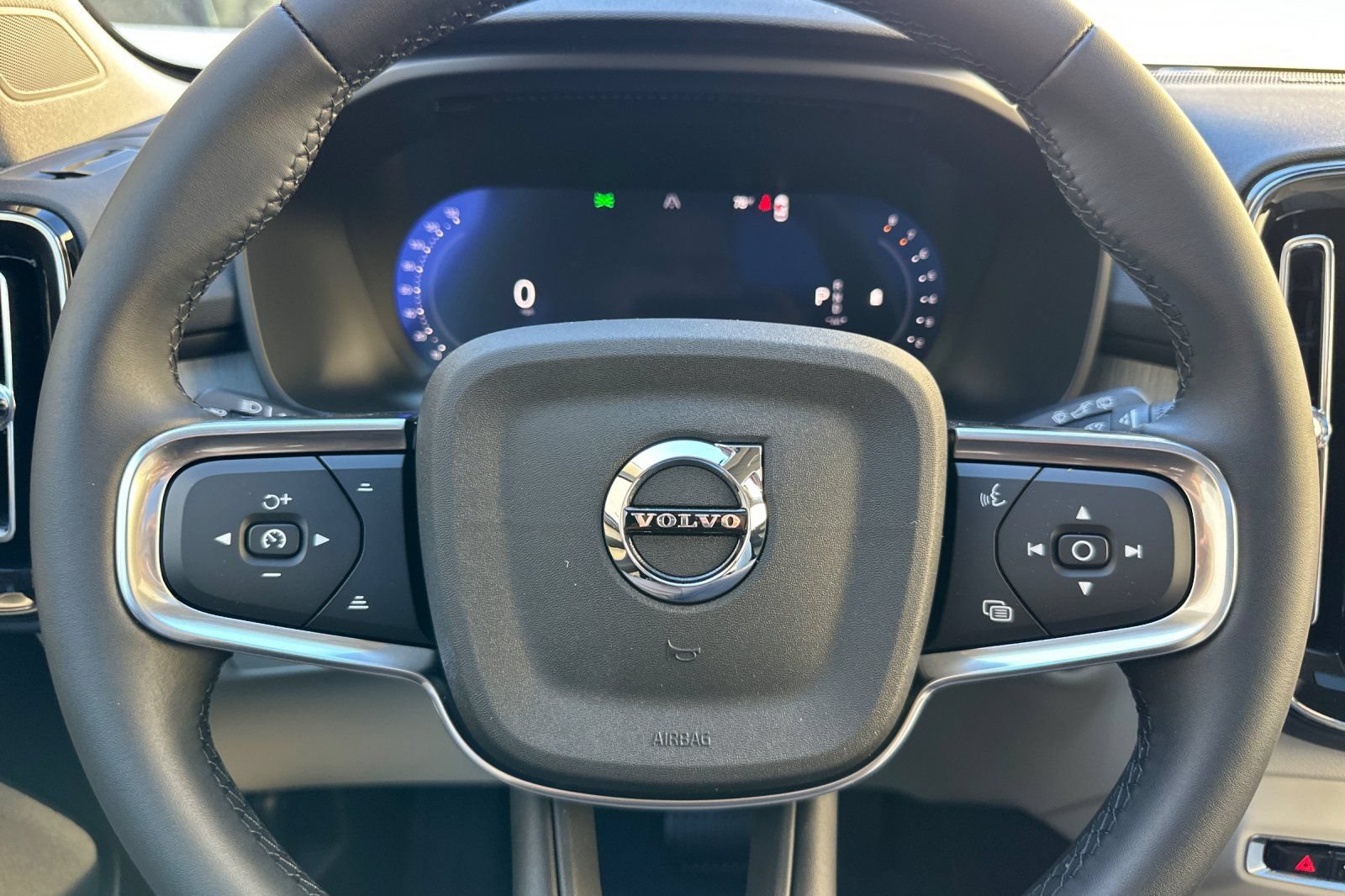 New 2026 Volvo XC40 B5 Ultra w/ Climate Package AWD/4WD image 27