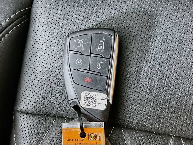 Used 2023 Buick Envision Avenir AWD/4WD image 13