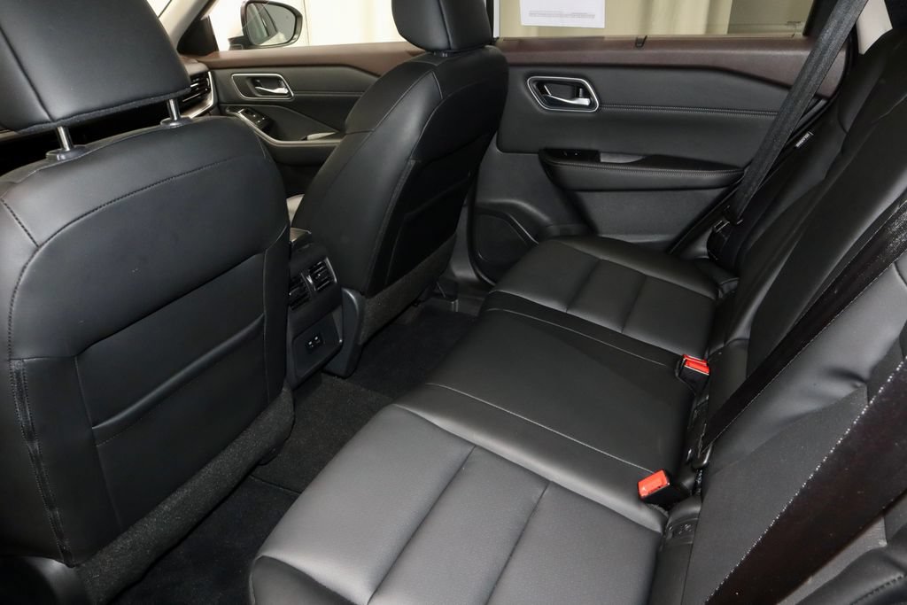 Certified 2021 Nissan Rogue SV w/ Premium Package FWD image 21