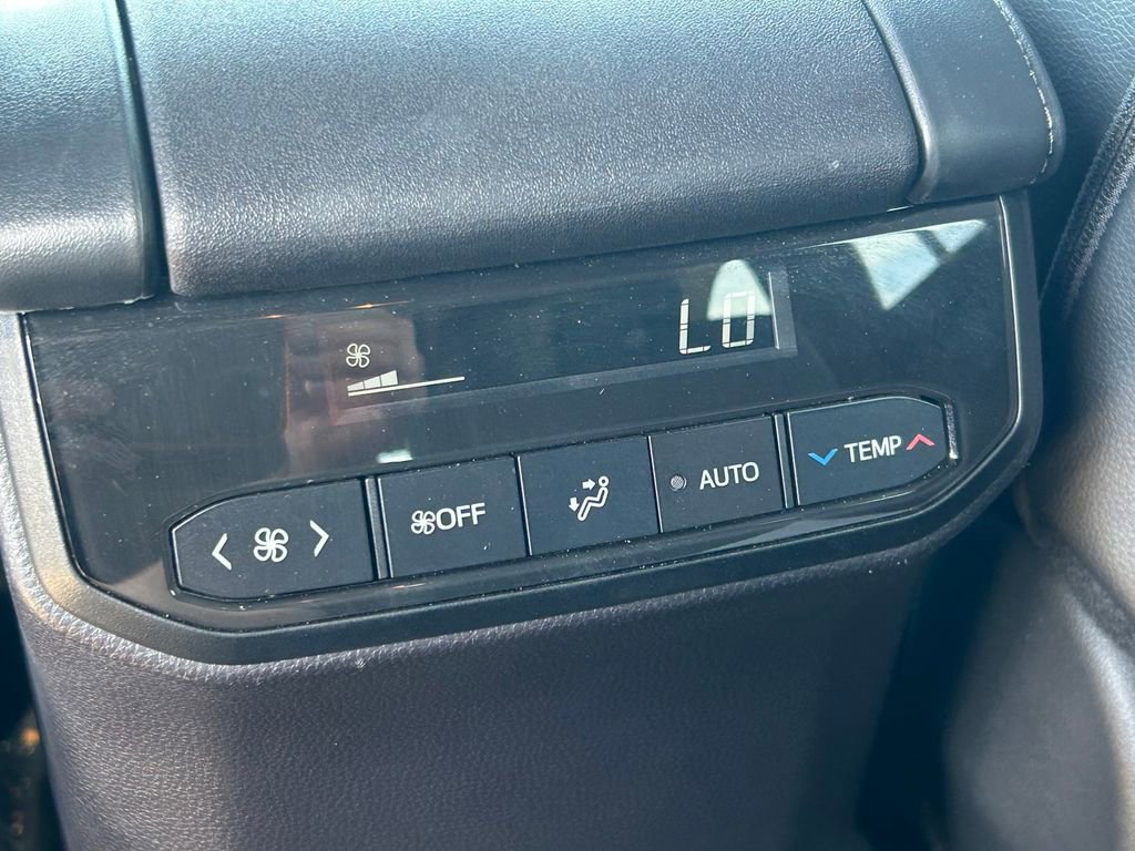 Used 2025 Toyota Highlander XSE AWD/4WD image 25