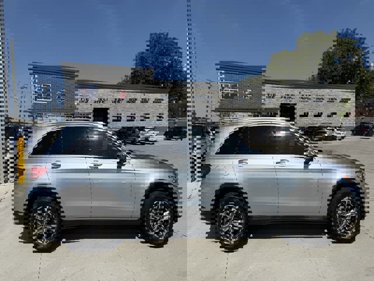 Used 2018 Mercedes-Benz GLC 300 4MATIC image 8