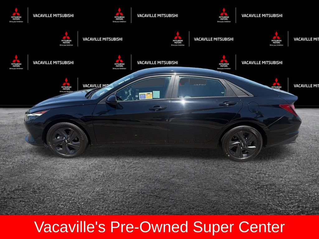 Used 2022 Hyundai Elantra SEL w/ Cargo Package FWD image 2