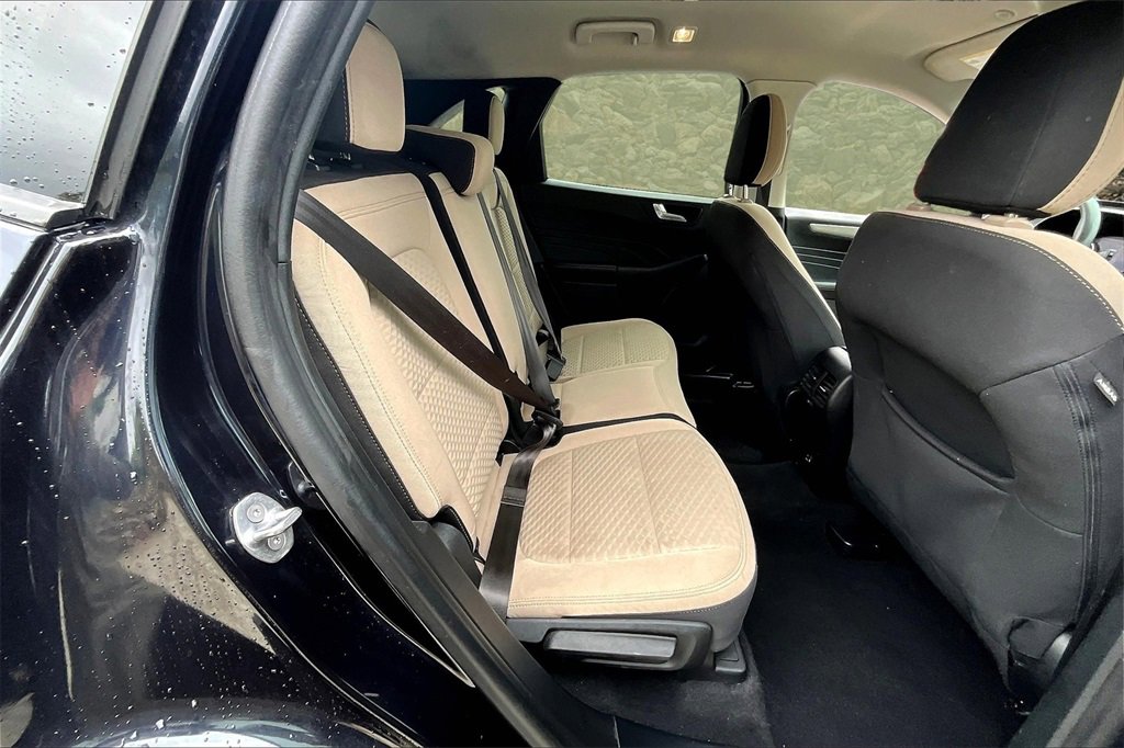 Used 2021 Ford Escape SE image 26