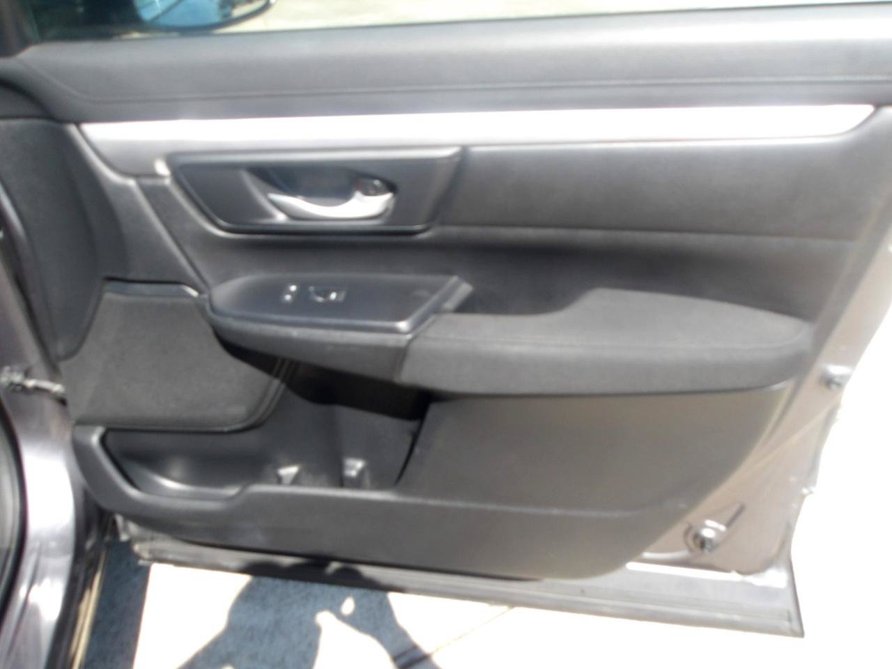 Used 2019 Honda CR-V LX image 9