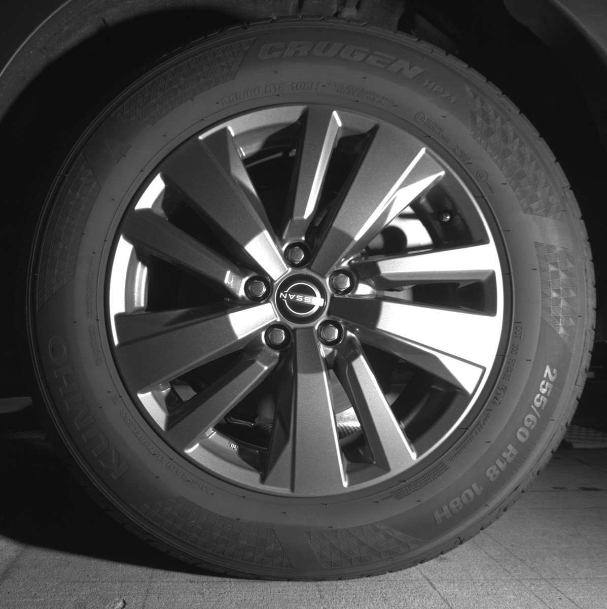 Used 2025 Nissan Pathfinder SV FWD image 14