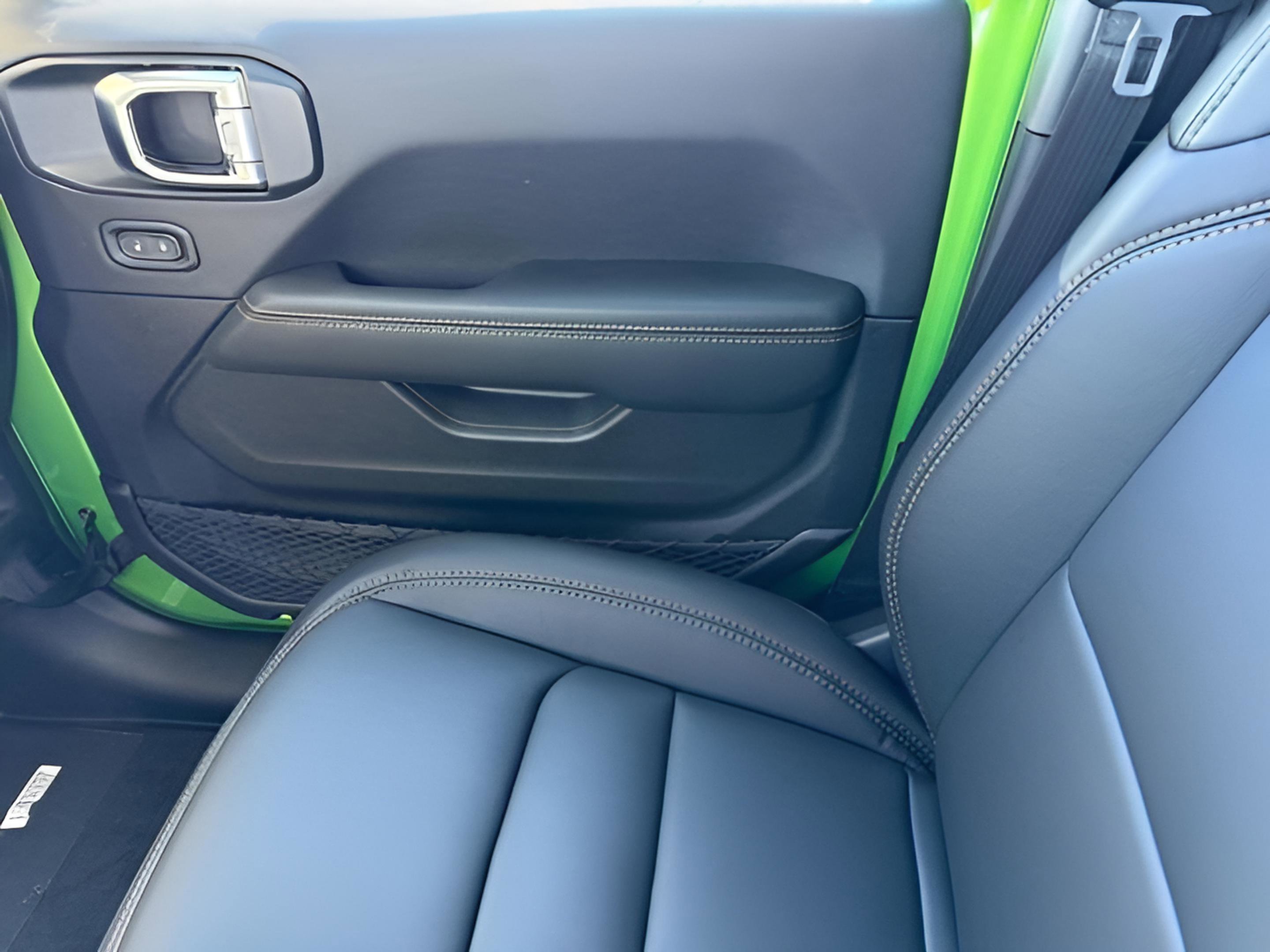 New 2025 Jeep Gladiator Sport image 27