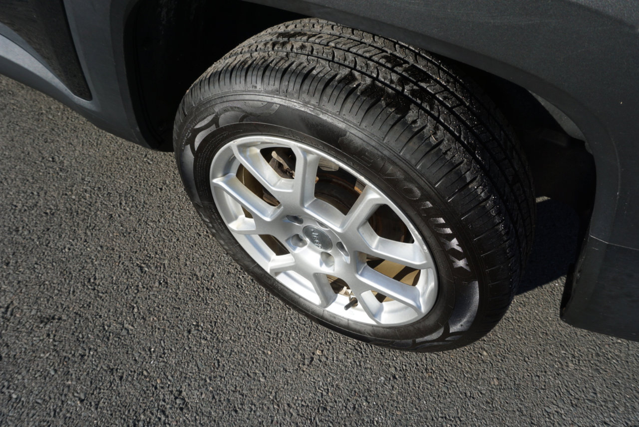 Used 2020 Jeep Renegade Latitude w/ Cold Weather Group image 8