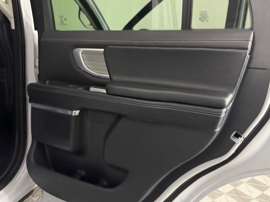 Used 2025 Ford Expedition Platinum AWD/4WD image 33