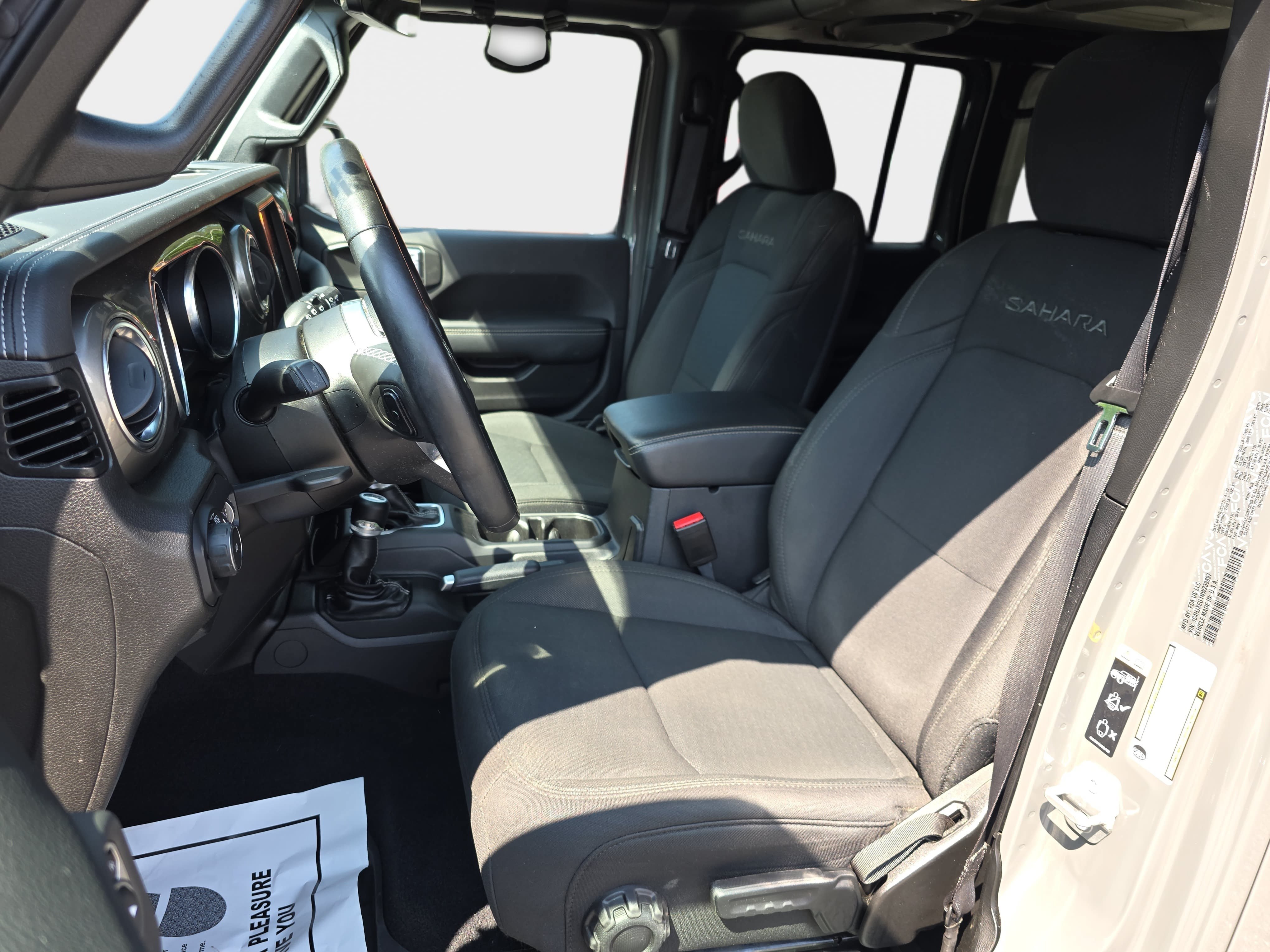 Used 2022 Jeep Wrangler Unlimited Sahara w/ Cold Weather Group AWD/4WD image 12