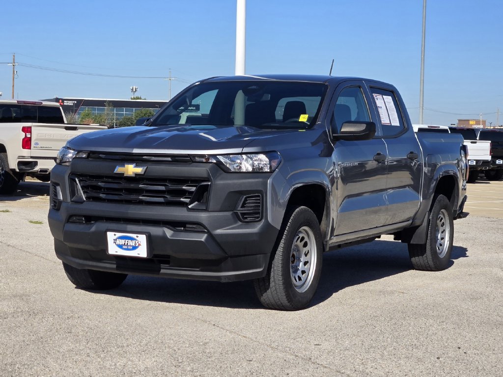 Used 2023 Chevrolet Colorado W/T RWD image 3