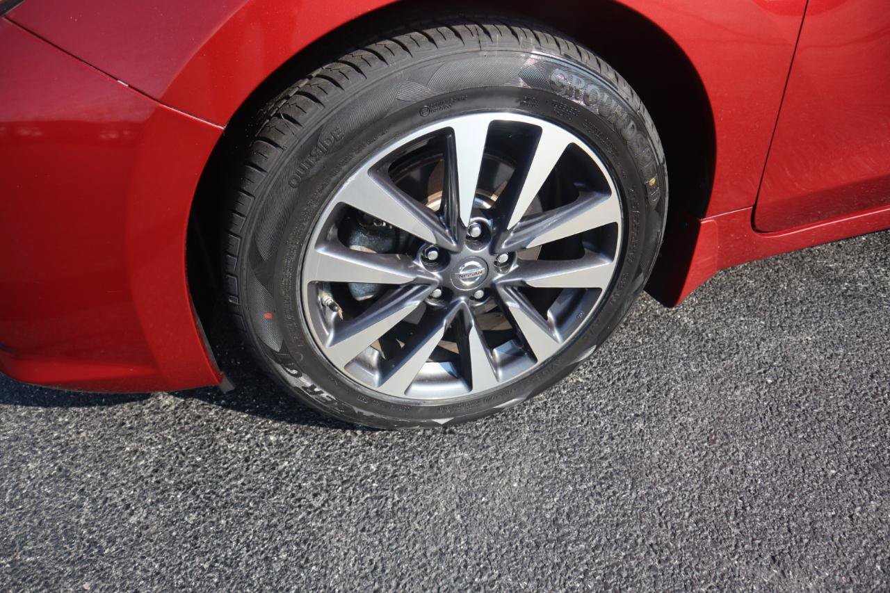 Used 2016 Nissan Altima 2.5 SL w/ Moonroof Package FWD image 26
