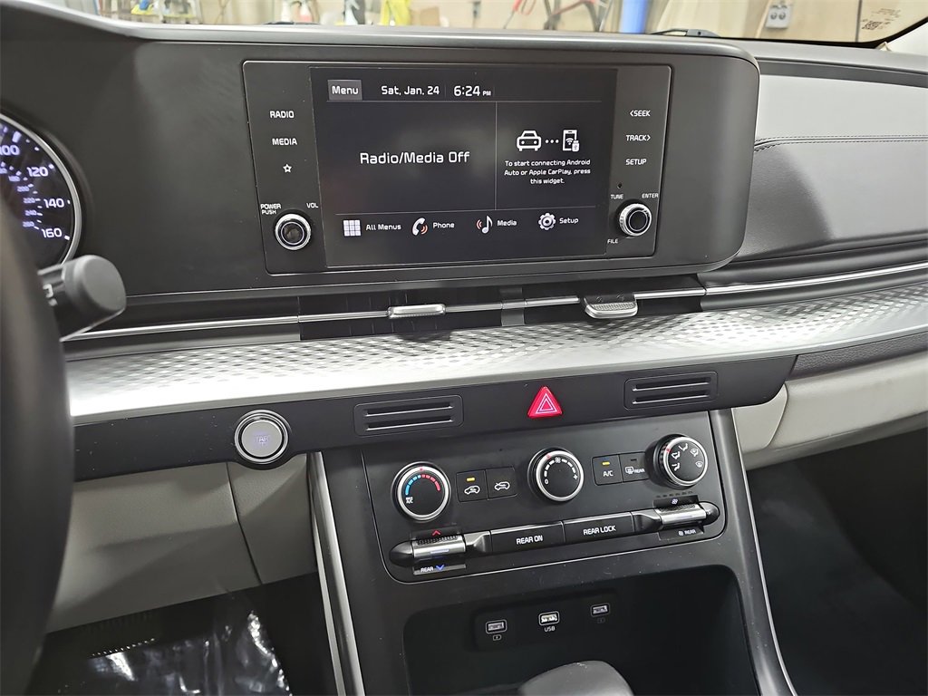 Used 2024 Kia Carnival LX image 20