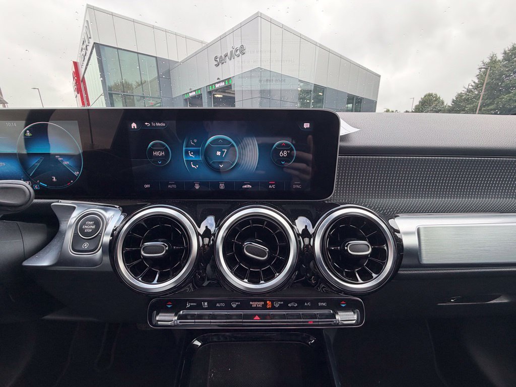 Used 2020 Mercedes-Benz GLB 250 4MATIC image 10