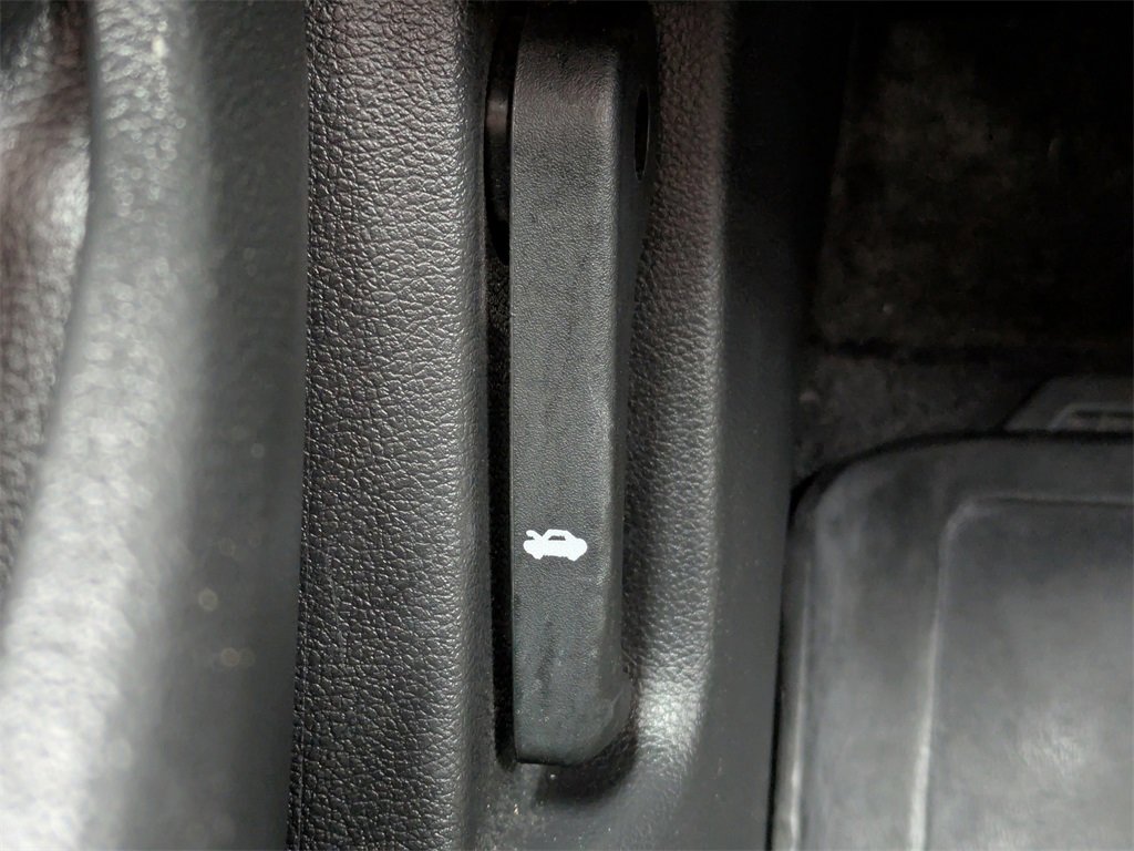 Used 2019 Hyundai Elantra SE w/ Cargo Package image 31