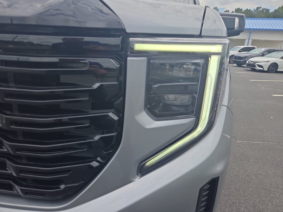 Used 2024 GMC Sierra 1500 Elevation w/ Elevation Premium Package AWD/4WD image 30