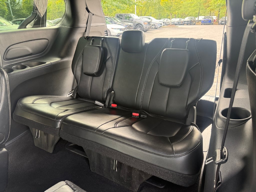 Used 2025 Chrysler Pacifica Select FWD image 26