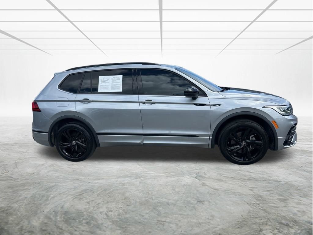 Used 2023 Volkswagen Tiguan SE R-Line image 3